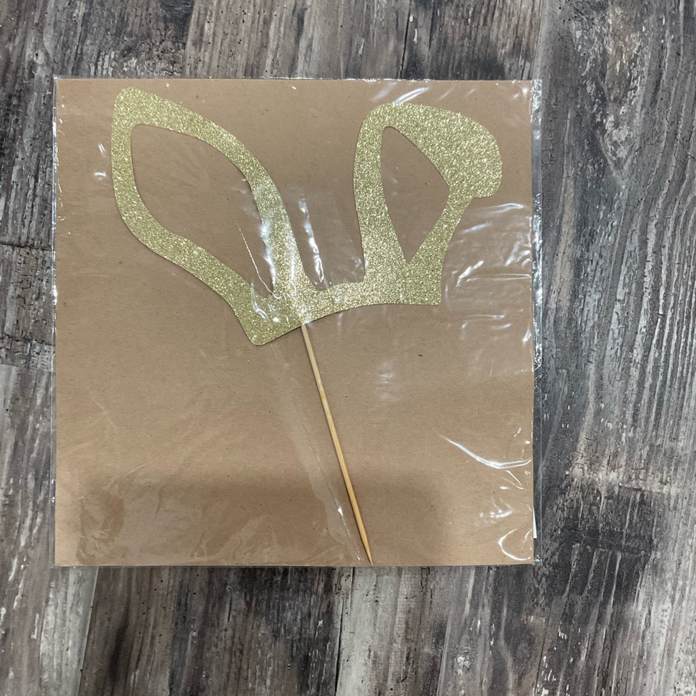 Bunny ears cake topper